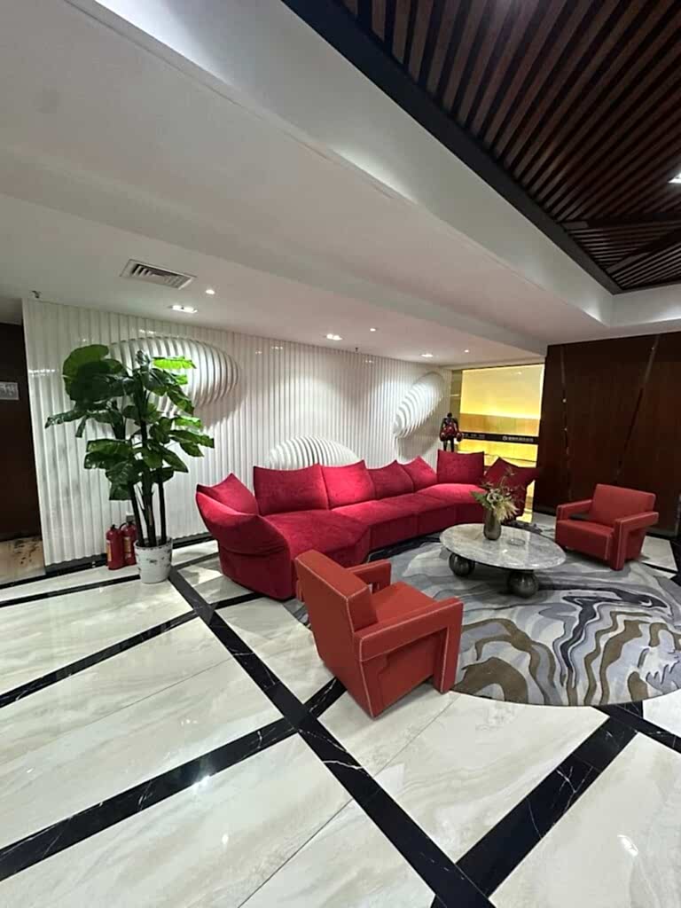 qırmızı divan
